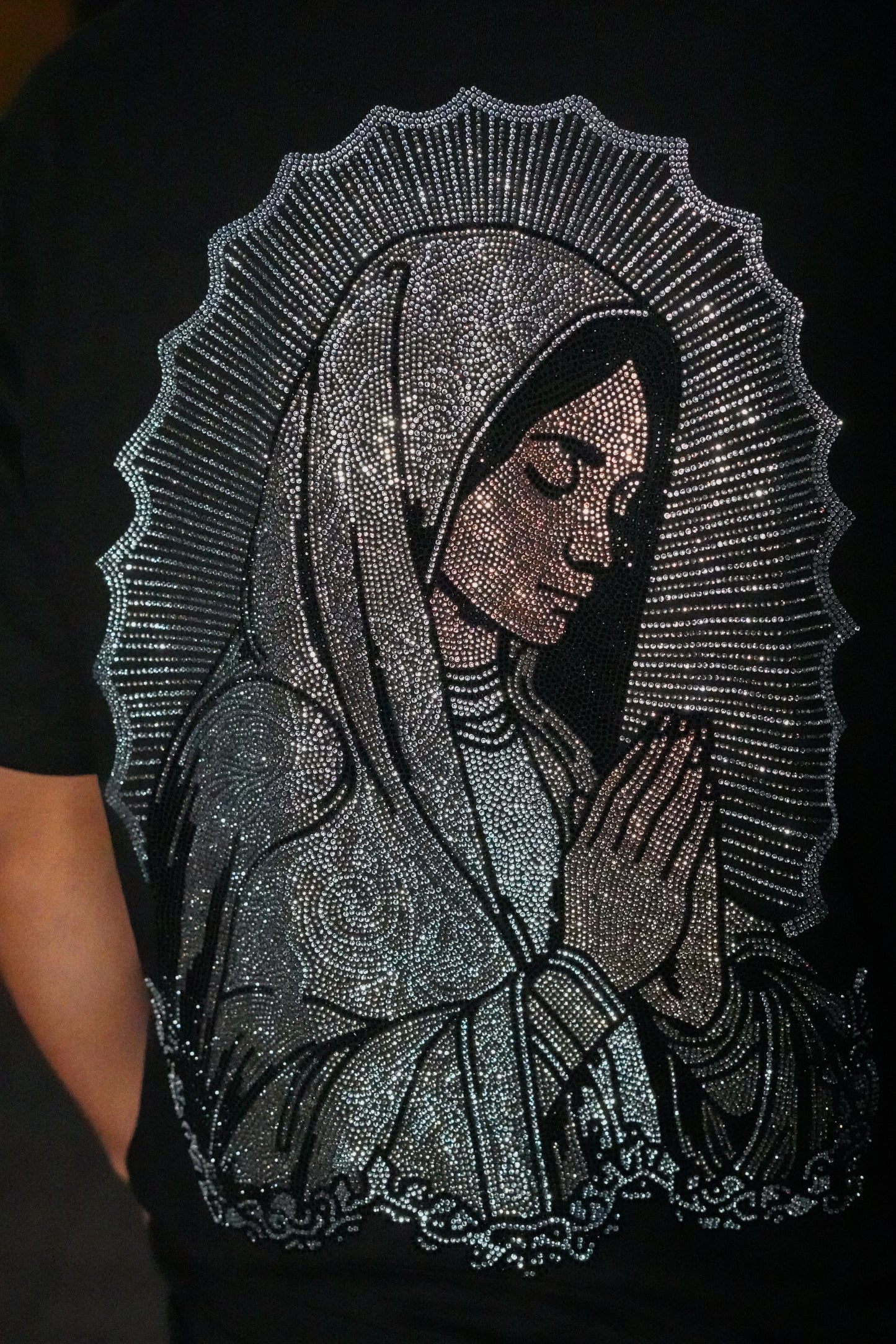 GREY VIRGIN MARY RHINESTONE T SHIRT UNI-SEX